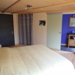 Chambre d'hôtes On dirait le sud, au Domaine du Centaure, en version lit double 180x200, et sa salle de douche à l'italienne attenante et privée