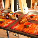Petit-déjeuner des chambres d'hôtes Le Domaine du Centaure, dégustation de produits locaux et artisanaux