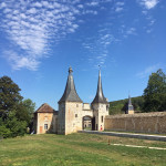 La splendide abbaye du Bec-Hellouin et son joli village, dans l'Eure, en Normandie