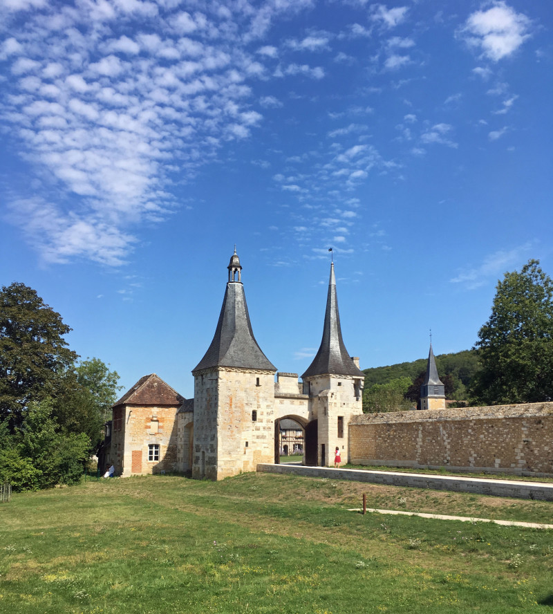 La splendide abbaye du Bec-Hellouin et son joli village, dans l'Eure, en Normandie
